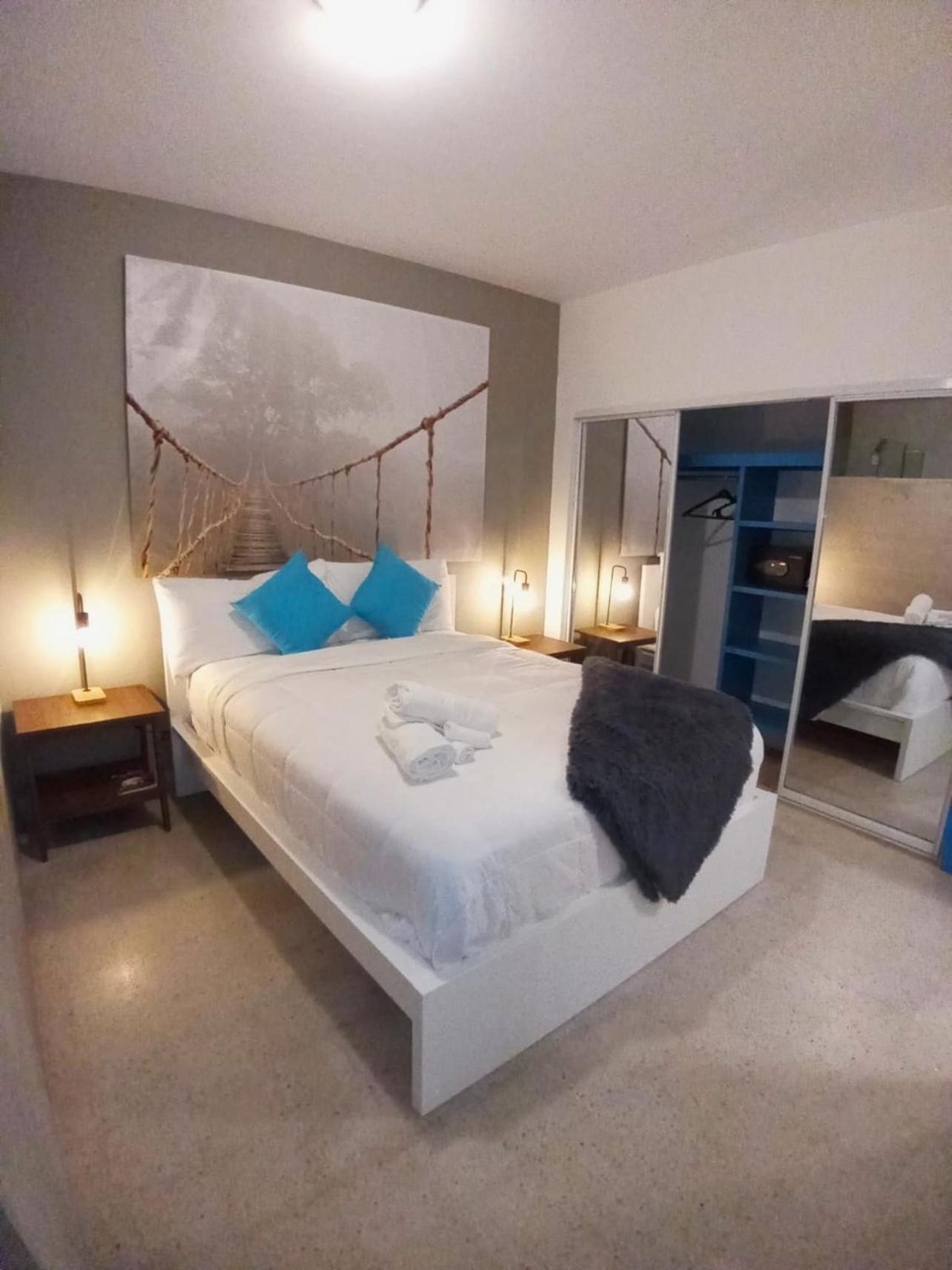 P4 Pr Rentals Condado Beach Guesthouse 산후안 외부 사진